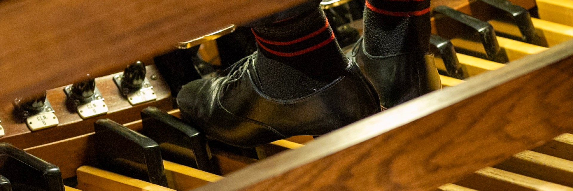 Organ feet and pedals
